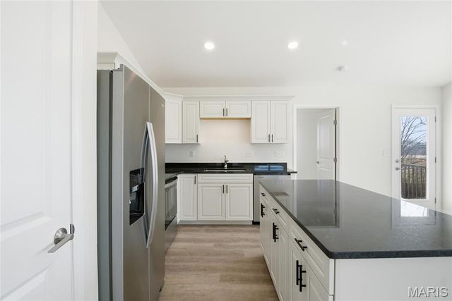 1123 Castle Green Drive, Waterloo, IL 62298