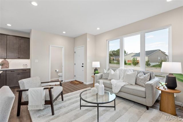 54 Pheasant Ring Drive, St Peters, MO 63376