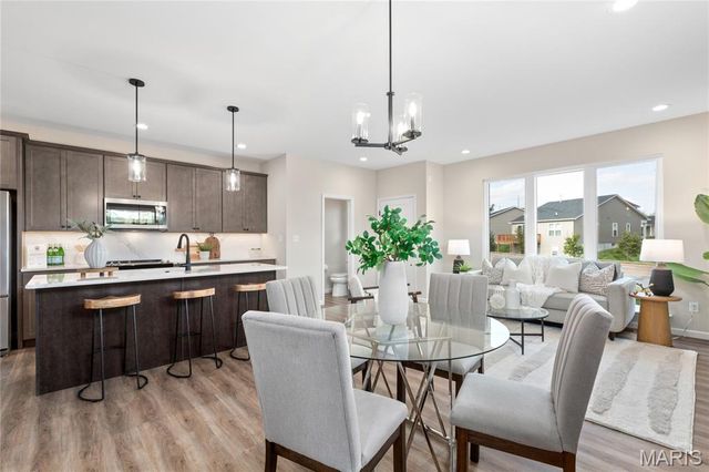 54 Pheasant Ring Drive, St Peters, MO 63376
