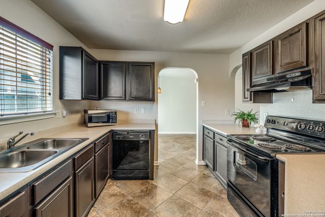 8936 Dakota Run, Converse, TX 78109