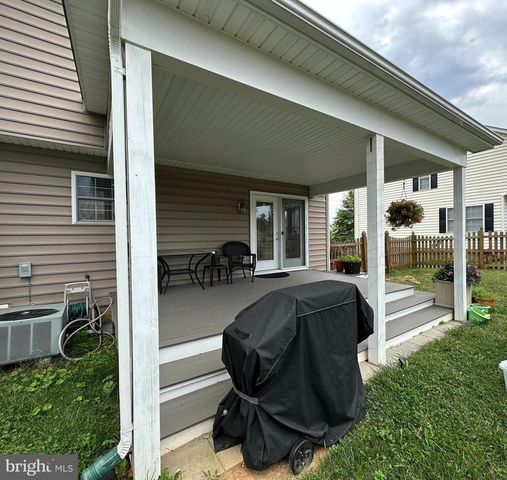 2043 STONELEIGH DR, Winchester, VA 22601
