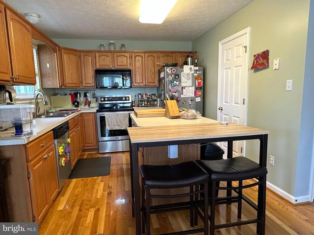 2043 STONELEIGH DR, Winchester, VA 22601