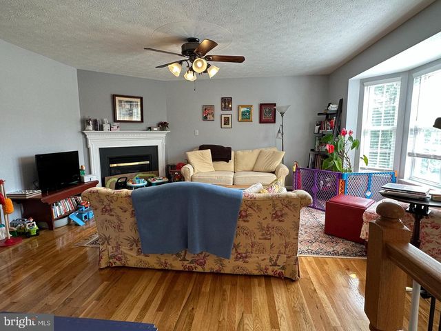 2043 STONELEIGH DR, Winchester, VA 22601