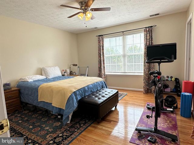 2043 STONELEIGH DR, Winchester, VA 22601