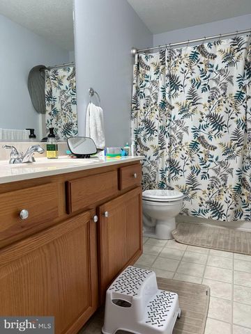 2043 STONELEIGH DR, Winchester, VA 22601