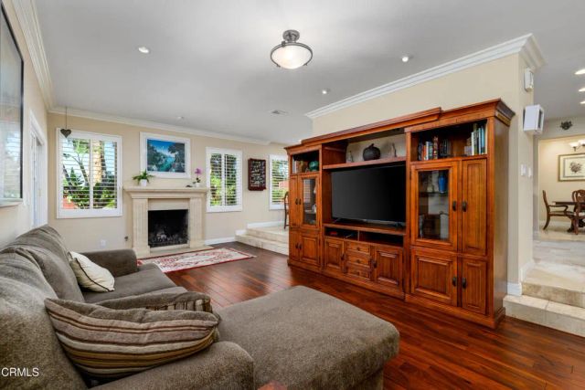 2111 Calaveras Drive, Camarillo, CA 93010