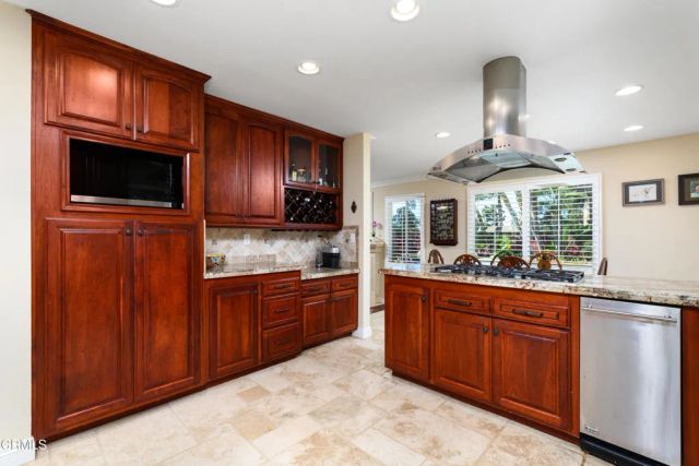 2111 Calaveras Drive, Camarillo, CA 93010