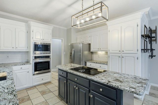 518 Castlewoods Boulevard, Brandon, MS 39047