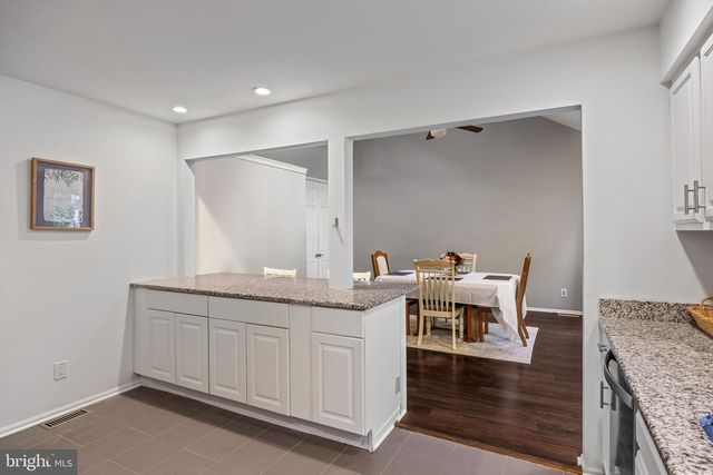 23 HILLTOP LN, Medford, NJ 08055