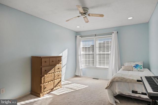 23 HILLTOP LN, Medford, NJ 08055