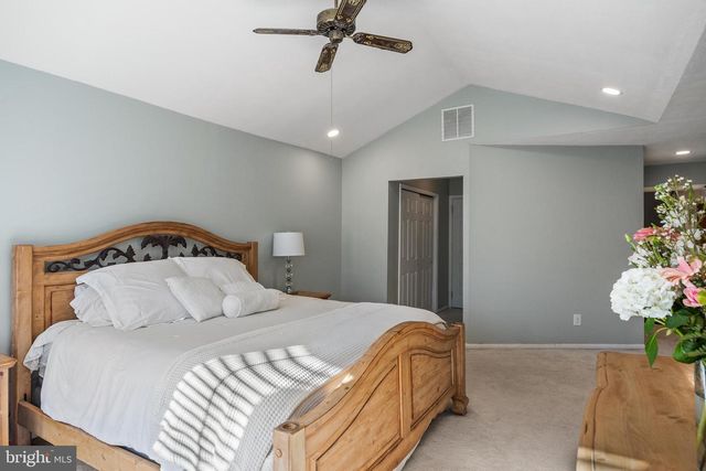 23 HILLTOP LN, Medford, NJ 08055