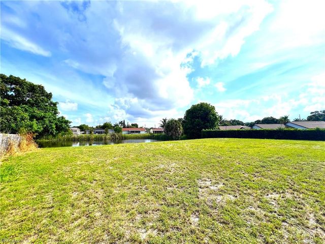 1359 Granada BLVD, Naples, FL 34103