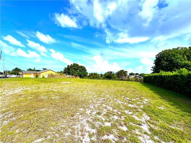 1359 Granada BLVD, Naples, FL 34103