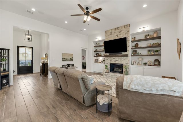 3901 Brownway Court, College Station, TX 77845