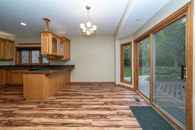 34554 Quaker Valley Road, Farmington Hills, MI 48331