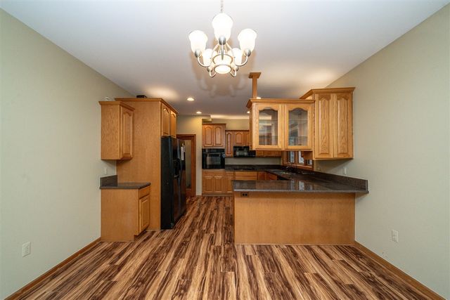 34554 Quaker Valley Road, Farmington Hills, MI 48331