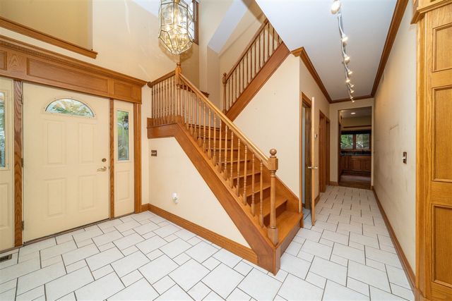 34554 Quaker Valley Road, Farmington Hills, MI 48331