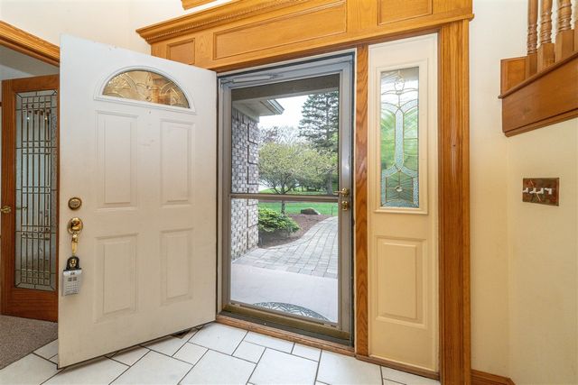 34554 Quaker Valley Road, Farmington Hills, MI 48331