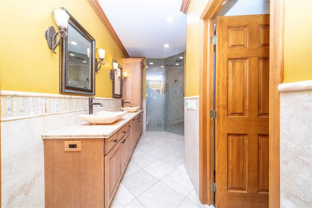 34554 Quaker Valley Road, Farmington Hills, MI 48331