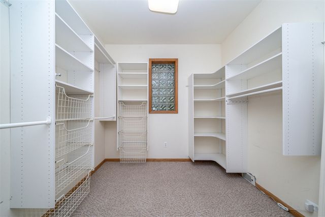 34554 Quaker Valley Road, Farmington Hills, MI 48331