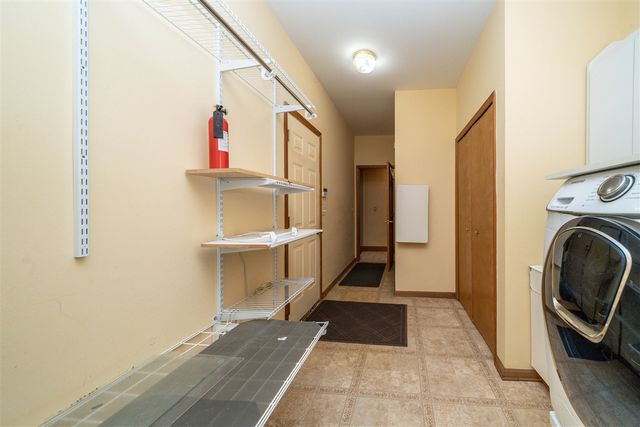 34554 Quaker Valley Road, Farmington Hills, MI 48331