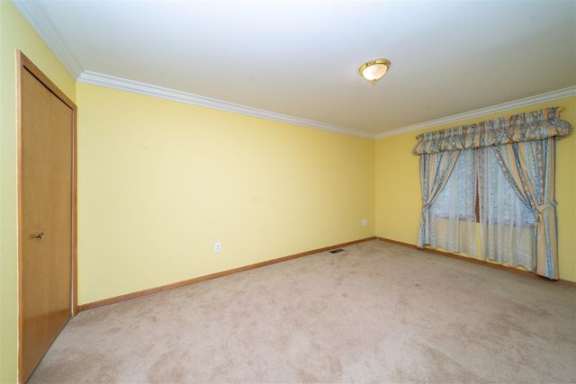 34554 Quaker Valley Road, Farmington Hills, MI 48331