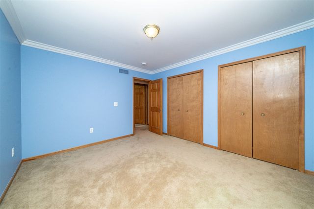 34554 Quaker Valley Road, Farmington Hills, MI 48331