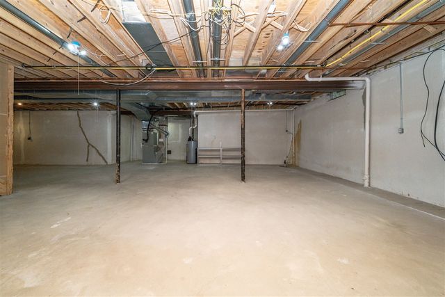 34554 Quaker Valley Road, Farmington Hills, MI 48331