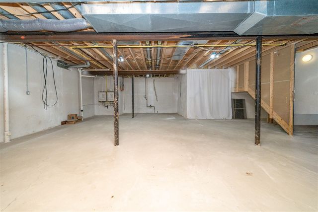 34554 Quaker Valley Road, Farmington Hills, MI 48331