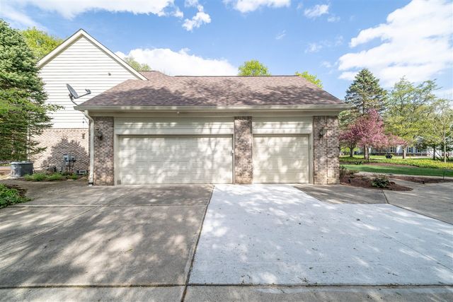 34554 Quaker Valley Road, Farmington Hills, MI 48331