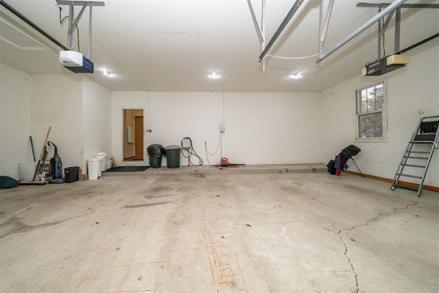 34554 Quaker Valley Road, Farmington Hills, MI 48331