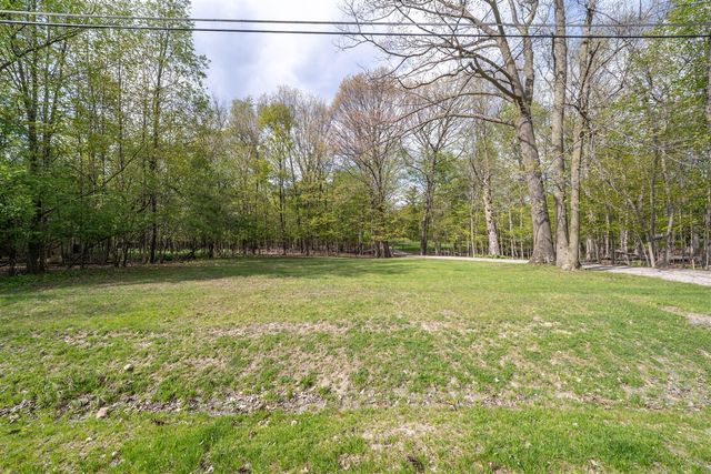 34554 Quaker Valley Road, Farmington Hills, MI 48331
