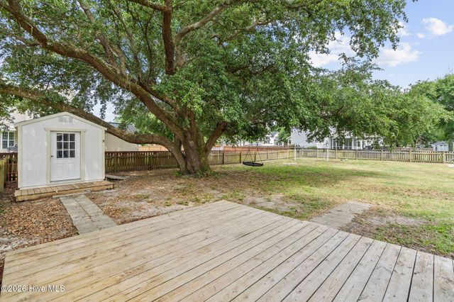 107 Camelot Drive, Holly Ridge, NC 28445
