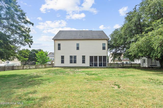 107 Camelot Drive, Holly Ridge, NC 28445