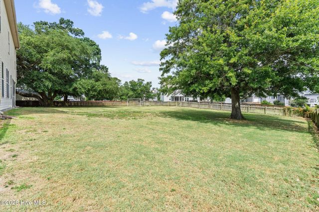 107 Camelot Drive, Holly Ridge, NC 28445
