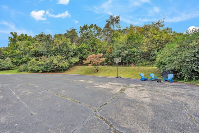 400 Walnut RD, Salem, VA 24153