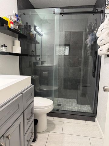 2021 W Acacia St, Stockton, CA 95203