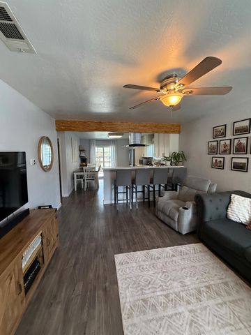 2021 W Acacia St, Stockton, CA 95203