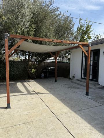 2021 W Acacia St, Stockton, CA 95203