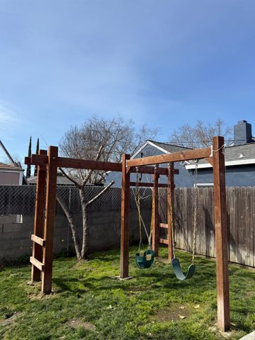 2021 W Acacia St, Stockton, CA 95203