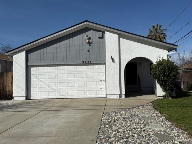 2021 W Acacia St, Stockton, CA 95203