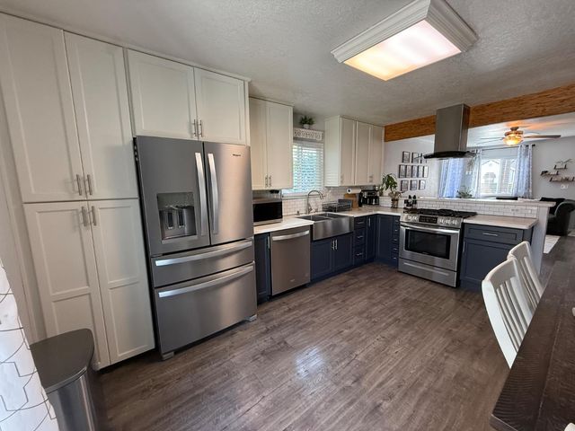 2021 W Acacia St, Stockton, CA 95203