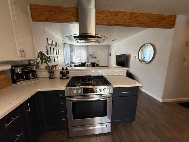 2021 W Acacia St, Stockton, CA 95203