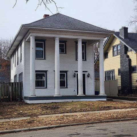 706 John Street, Rockford, IL 61103