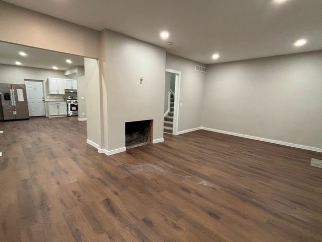 706 John Street, Rockford, IL 61103