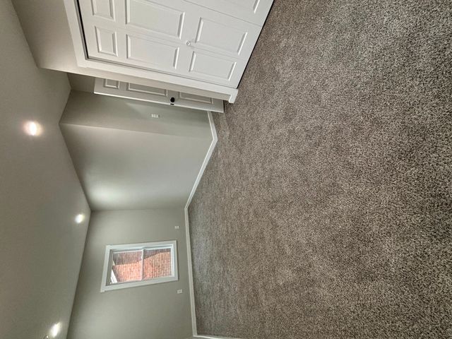 706 John Street, Rockford, IL 61103