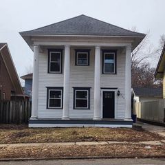 706 John Street, Rockford, IL 61103
