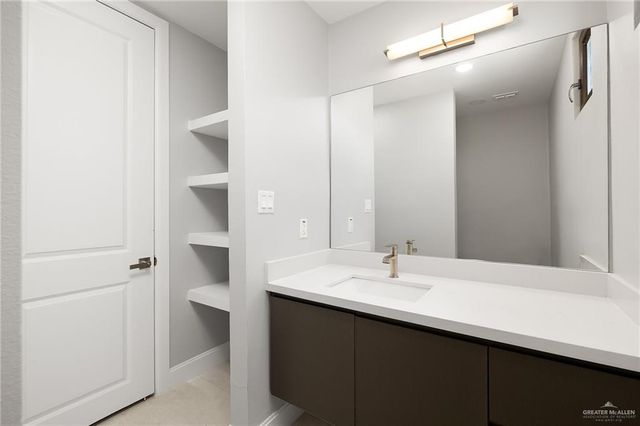 6710 N 11th Lane, Mcallen, TX 78504