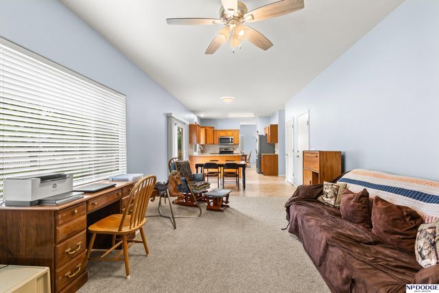 1906 Ridgeview Drive, Papillion, NE 68046