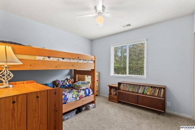 1906 Ridgeview Drive, Papillion, NE 68046